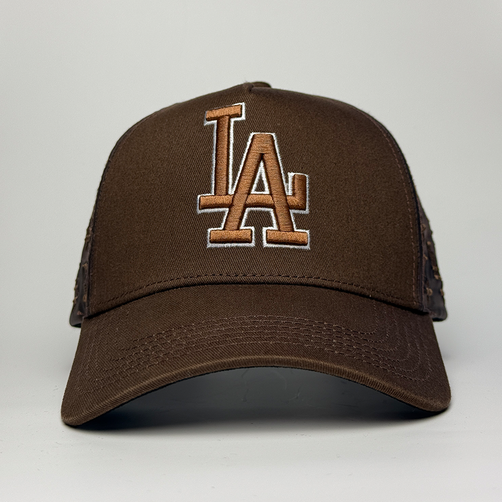 "LA" MONOGRAM