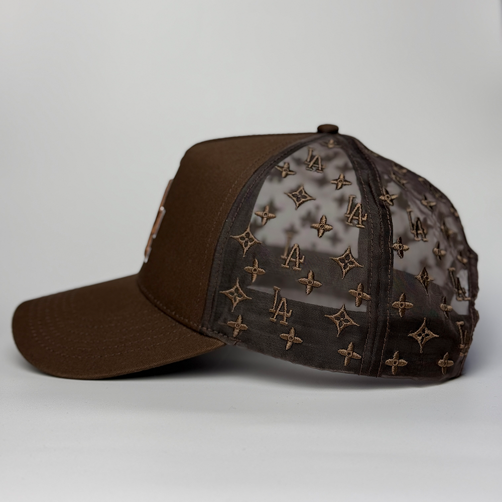 "LA" MONOGRAM